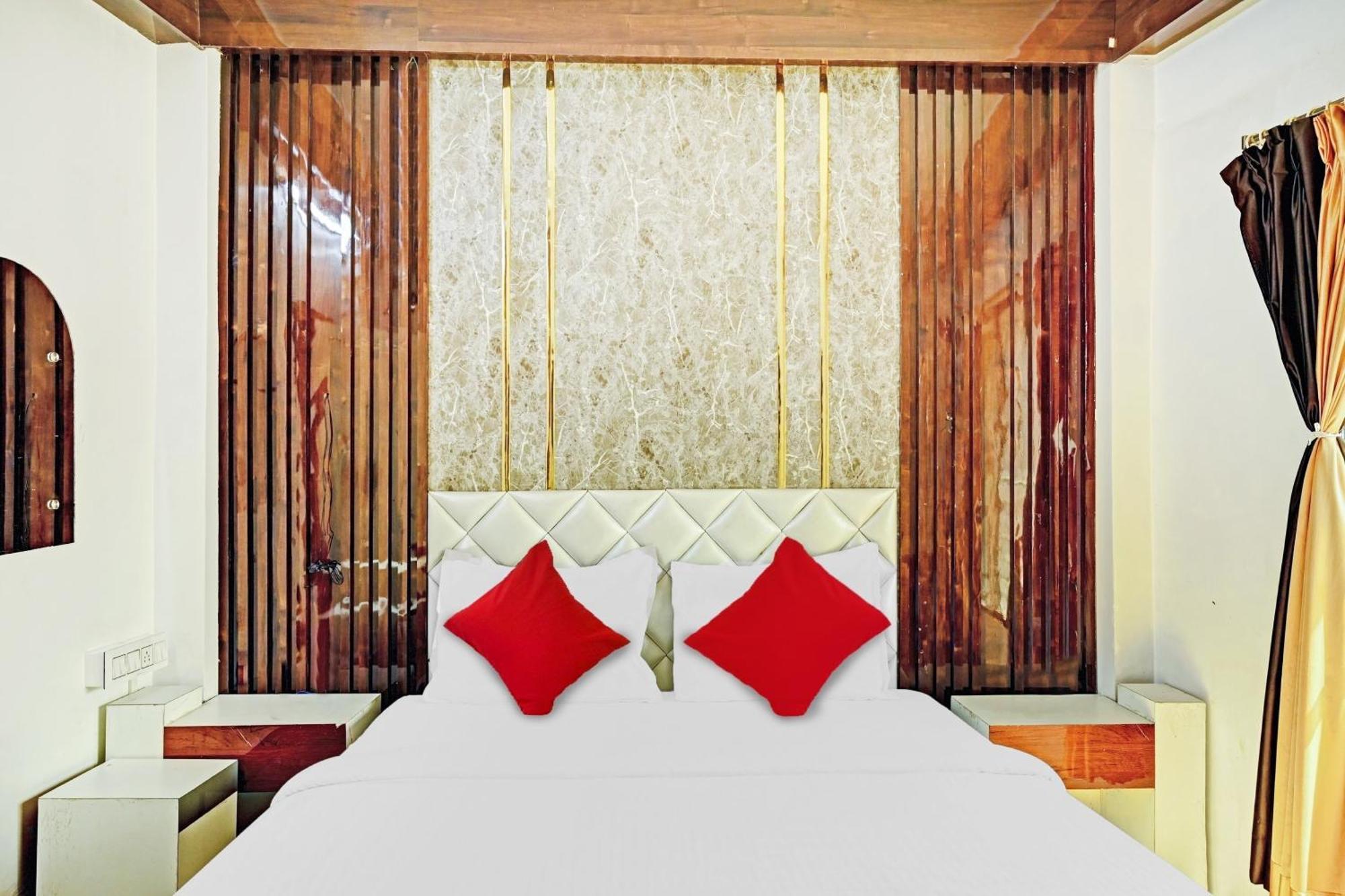 כלכותה Hotel O Om Shanti Inn מראה חיצוני תמונה