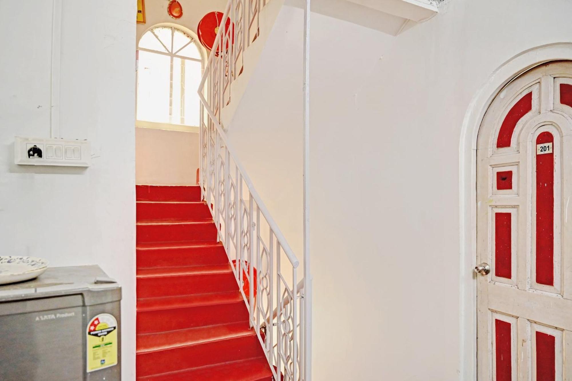 כלכותה Hotel O Om Shanti Inn מראה חיצוני תמונה